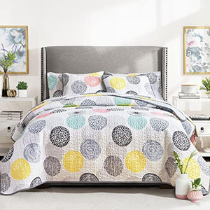 lot 8323 image: Uozzi Bedding 3 Piece Reversible Quilt Set King Size 102x90 Soft Microfiber Lightweight Coverlet Bedspread Summer Comforter Set Bed Cover Blanket for All Season Colorful Dots (1 Quilt 2 Shams