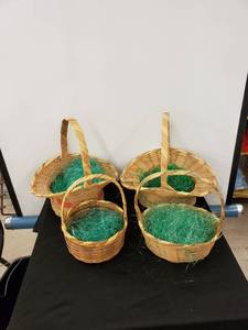 lot 5423 image: lot of Easter baskets