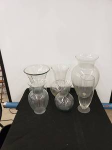lot 5427 image: lot of glass vases