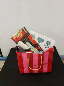 lot 5430 image: bag full of wrapping paperaccessories