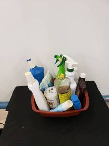 lot 5431 image: tub of cleaning supplies