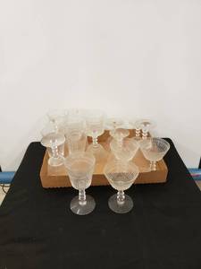 lot 5438 image: lot of wine glasses