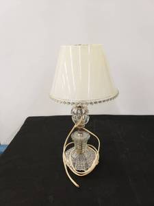 lot 5447 image: Dresser lamp