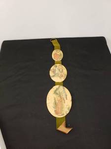 lot 5461 image: retro hanging plaque set