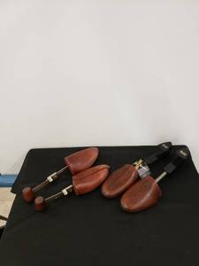 lot 5473 image: lot of shoe keepers