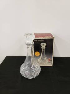 lot 5480 image: lead crystal decanter wbox