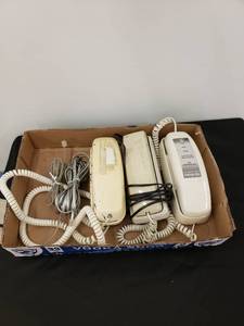 lot 5492 image: lot of old phones