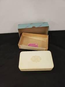 lot 5499 image: Dresser box wbox