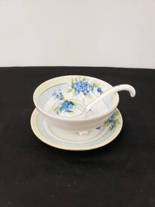 lot 5512 image: teacupsaucerspoon
