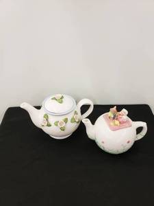lot 5513 image: pair teapots