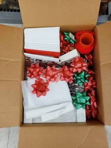 lot 5556 image: lot of gift boxesbowsribbon