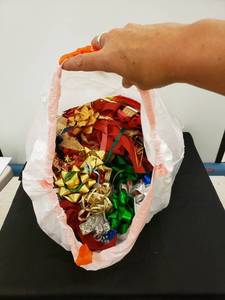 lot 5562 image: trash bag full if bowsribbon
