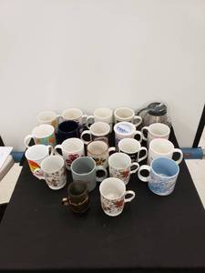 lot 5577 image: lot of Coffee cups