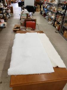 lot 5604 image: furry wheelchairbed liners