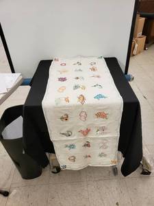 lot 5613 image: hand stitched quilted table scarf