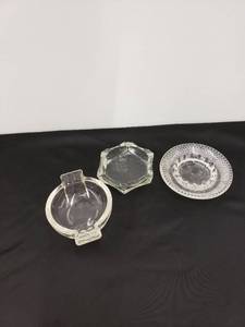 lot 5618 image: lot of glass ashtrays