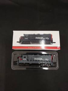 lot 5621 image: South Pacific locomotive NIB