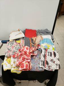 lot 5629 image: lot of aprons