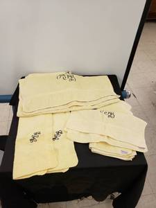 lot 5654 image: set yellow embroidered towels