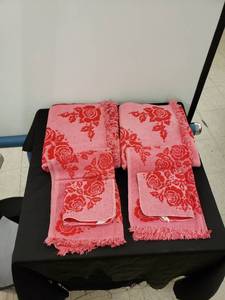 lot 5656 image: sets of pinkred bathhand towelcloth