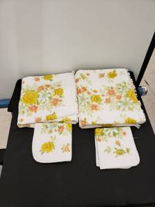 lot 5657 image: bath towelswash cloths