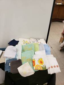 lot 5660 image: lot of misc bathhand towelswash cloths