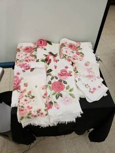lot 5661 image: lot of retro pink flowers towels