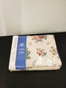 lot 5674 image: King fitted sheet factory sealed