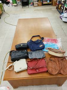 lot 5680 image: lot of purses some new
