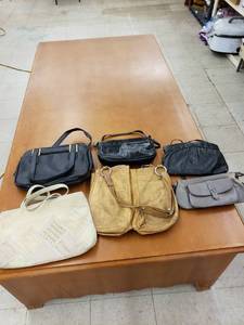 lot 5682 image: lot of purses