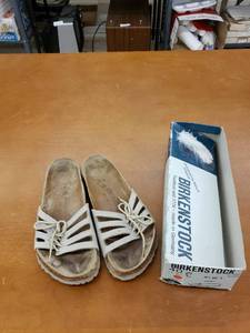 lot 5691 image: pair birkenstocks sz 40 wbox