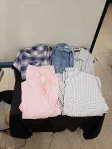 lot 5697 image: button up shirts sz small