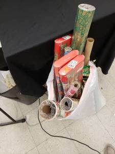 lot 5714 image: lot of vtg. wrapping paper most new rolls
