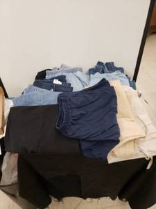 lot 5717 image: l9t of pantsskirts sz LXL