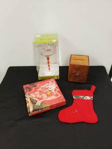 lot 5725 image: lot of christmas