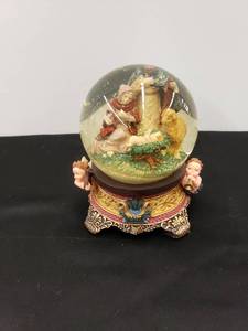 lot 5727 image: Nativity music water globe works