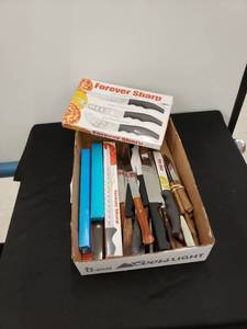 lot 5733 image: lot of kitchen knives