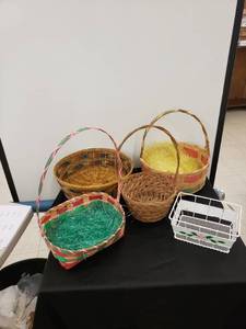 lot 5739 image: lot of baskets