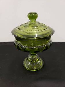 lot 5742 image: Green glass candy dish