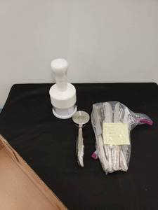 lot 5756 image: lot of kitchen stuff