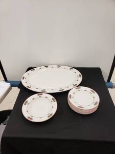 lot 5761 image: Canterbury china
