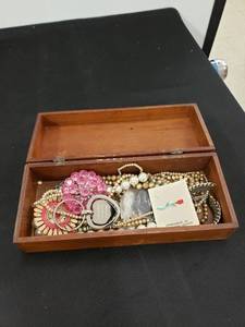 lot 5770 image: wood box westate jewelry