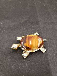 lot 5775 image: turtle brooch