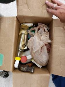 lot 5780 image: lot of cleaning supplies