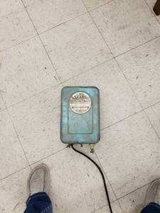 lot 5781 image: Electric fence charger