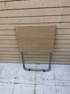 lot 8497 image: folding table
