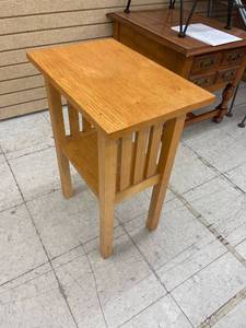 lot 8501 image: side table