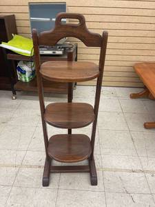 lot 8503 image: small shelf