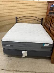 lot 8529 image: queen posture pedi bed