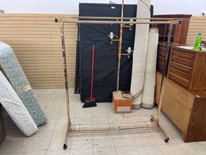 lot 8533 image: metal clothes rack